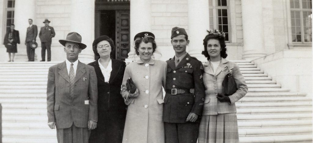 Desmond Doss with his wife Dorothy and friends