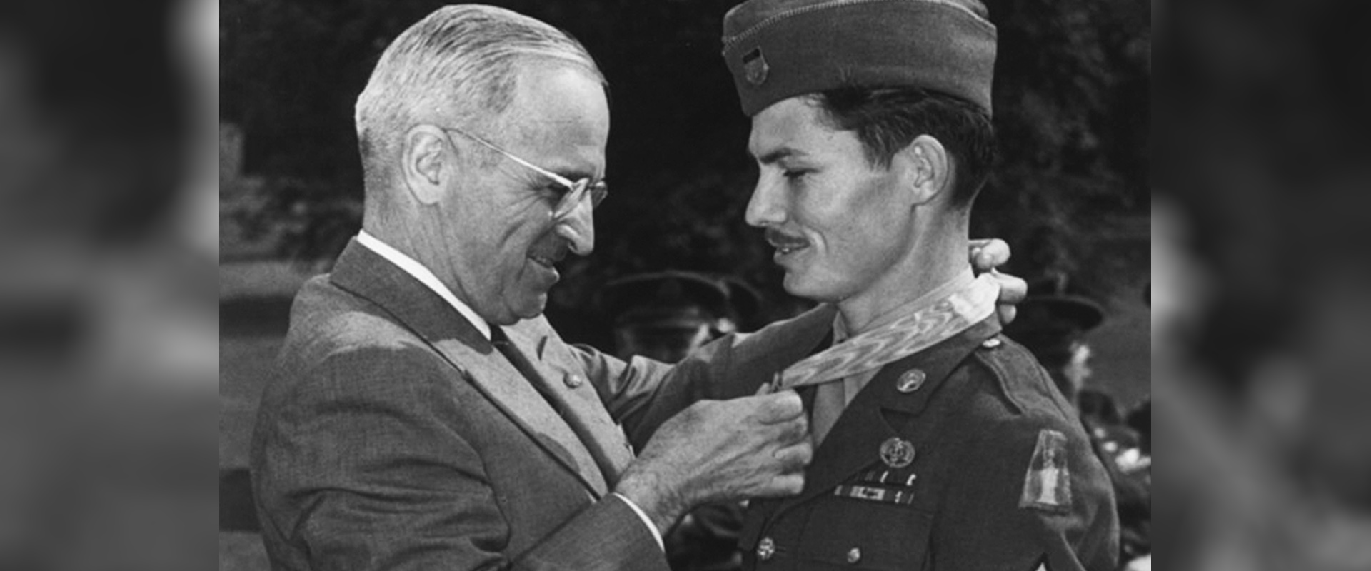 what Desmond Doss did to deserve the Medal of Honour